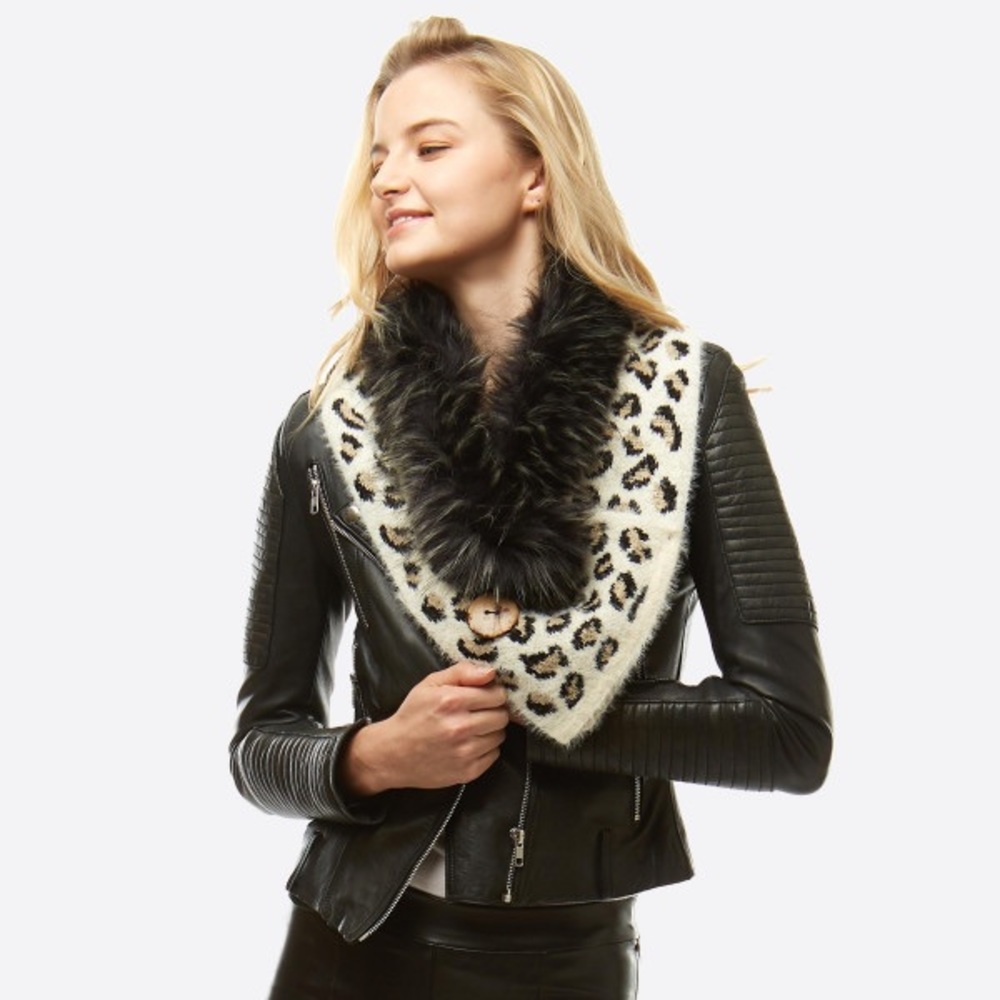 Leopard Print Knit Scarf/Shawl With Faux fur